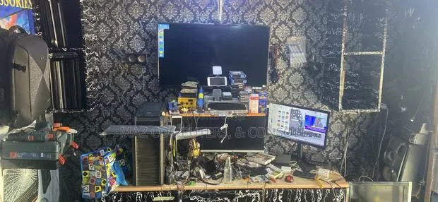 Laptop Desktop Technician · Photo 1
