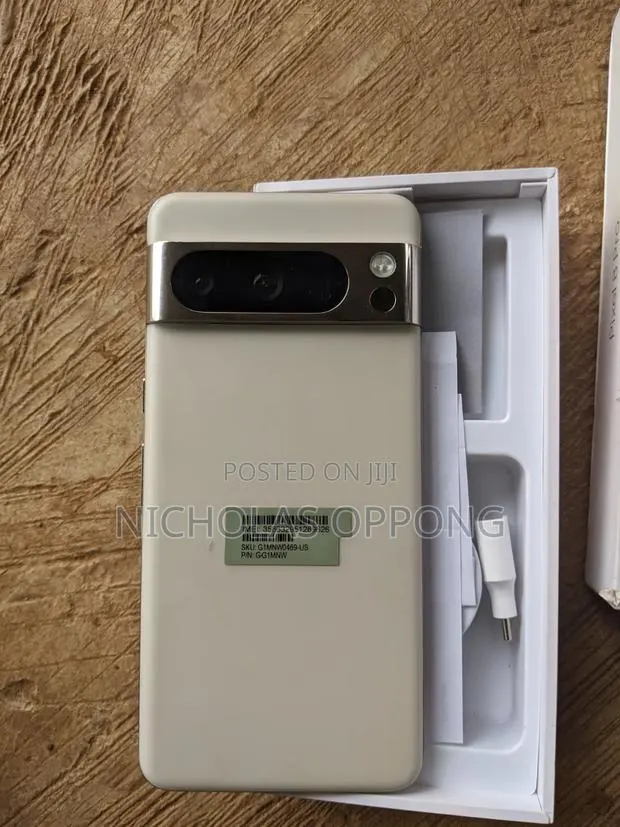 Google Pixel 8 Pro 128 GB White · Photo 1