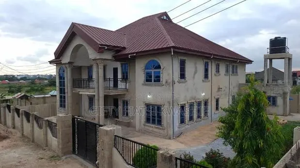 5bdrm Mansion in Apromase, Kumasi Metropolitan for sale · Photo 1