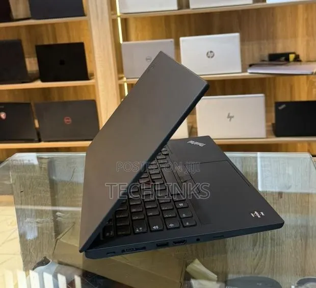 Laptop Lenovo ThinkPad t495s 8GB AMD Ryzen 5 SSD 256GB · Photo 1