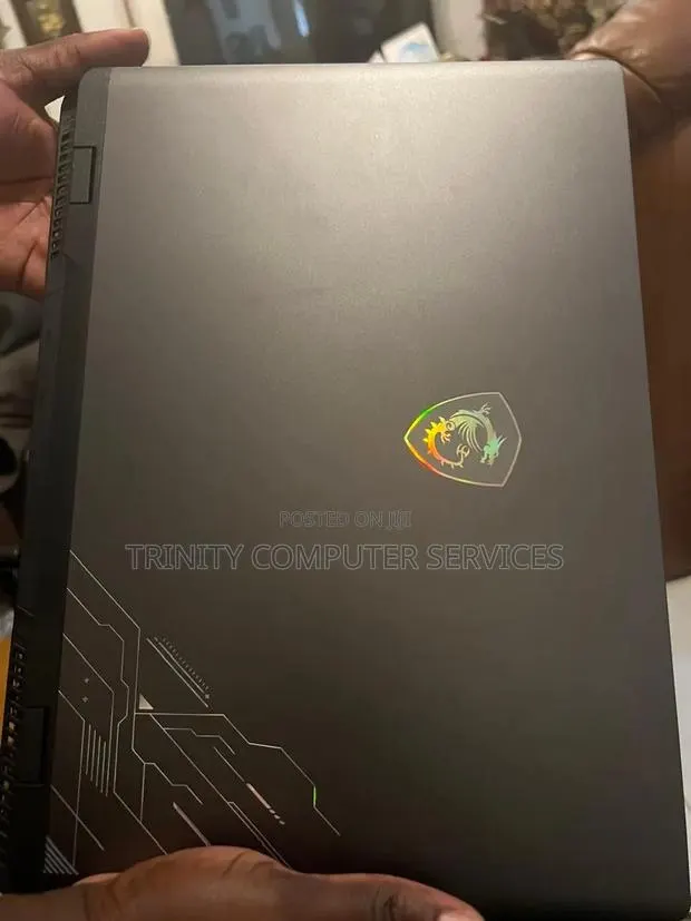 Laptop MSI Crosshair 17 32GB Intel Core i7 SSD 2T · Photo 1