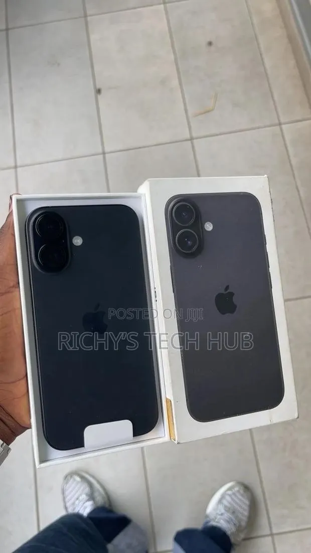 Apple iPhone 16 256 GB Black · Photo 1