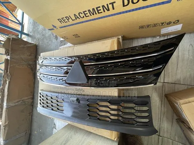 Mitsubishi Outlander 2023-on Grille(top and Down) Available · Photo 1