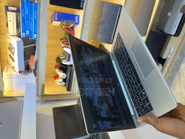 New Laptop HP EliteBook 735 G5 8GB AMD Ryzen 5 SSD 256GB · Photo 1