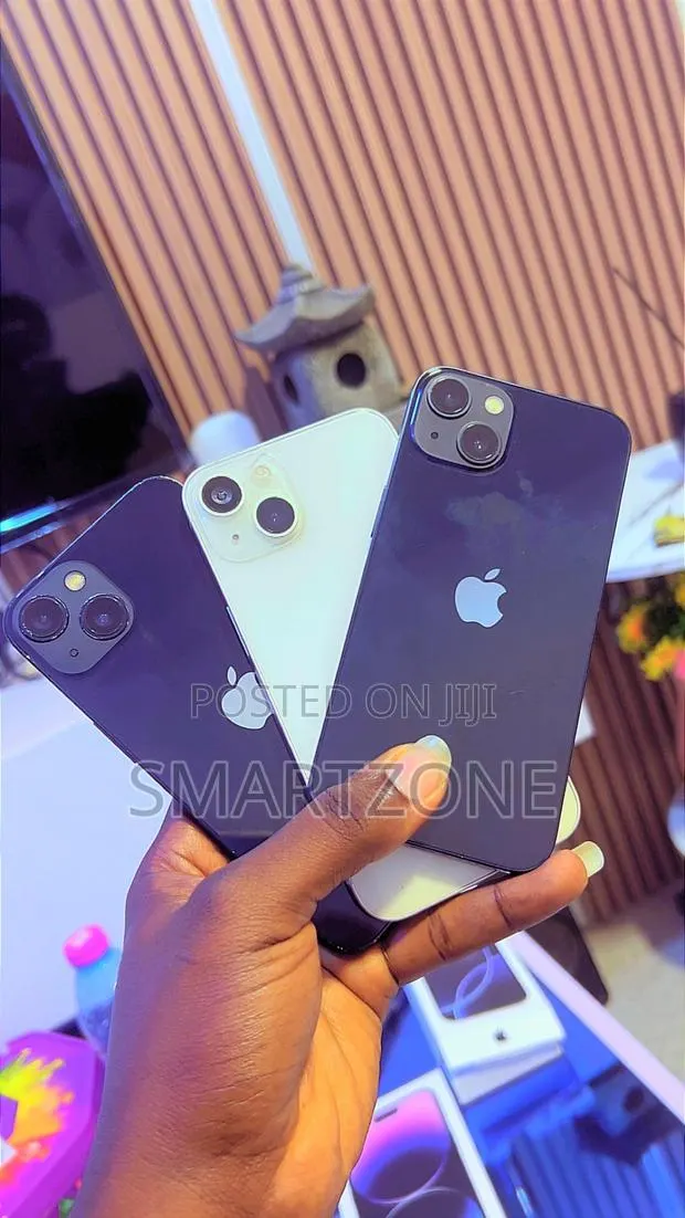Apple iPhone 13 128 GB · Photo 1