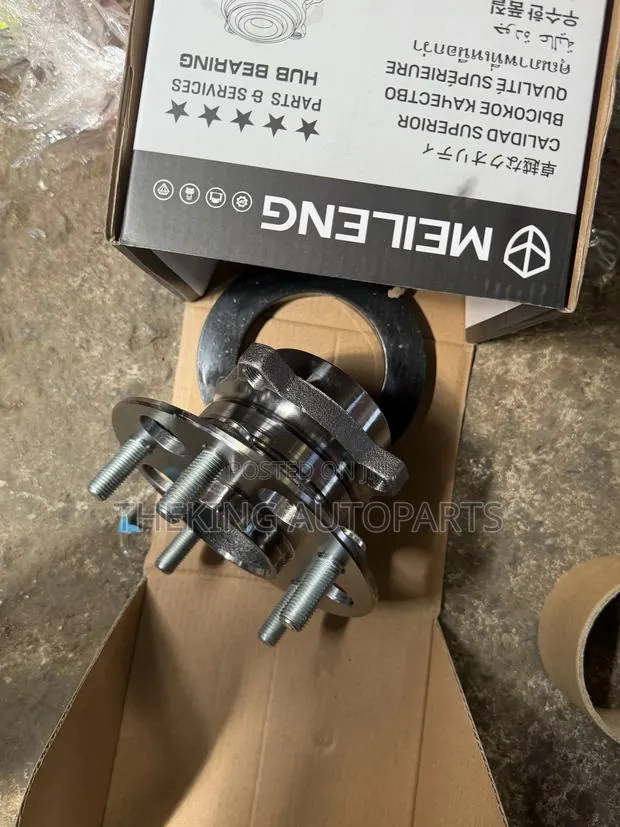 Honda CRV Back Hub 2017,2018,2019 · Photo 1