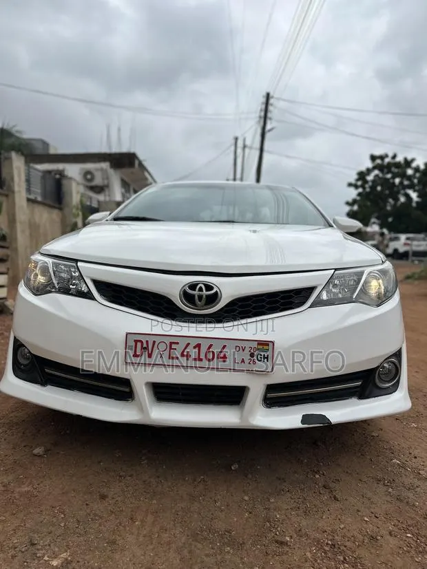 Toyota Camry L 4dr Sedan (2.5L 4cyl 6A) 2013 White · Photo 1