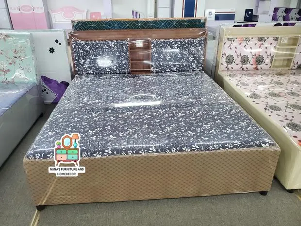 Queen Size Bed (Built in Queen Sizebed) · Photo 1