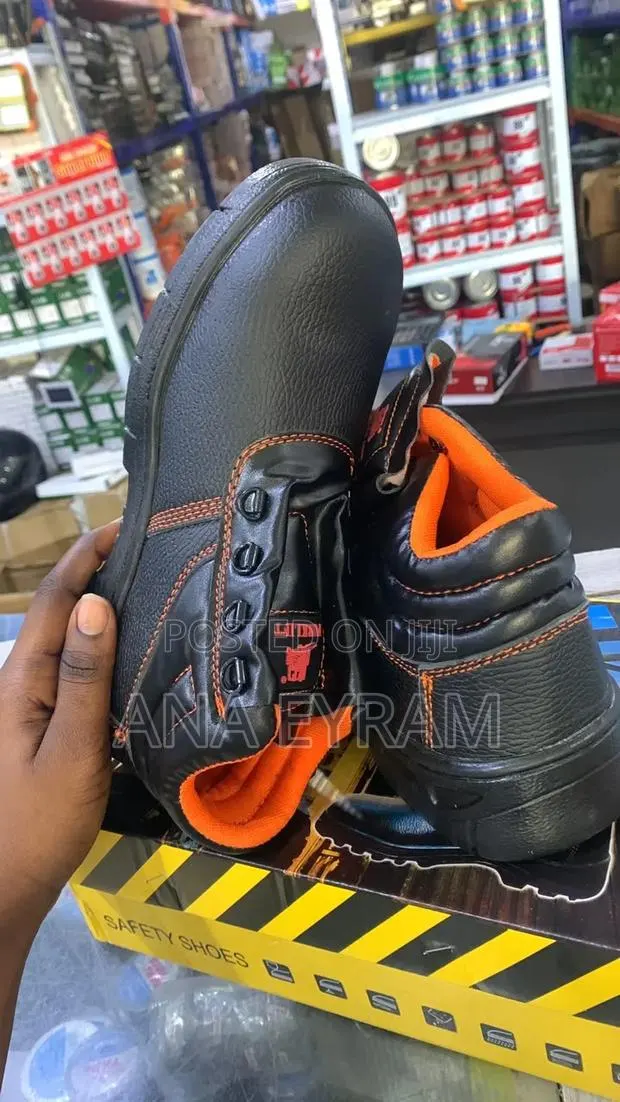 Safety Boot · Photo 1