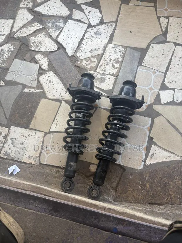 Corrola 2004-2017 Original Home Used Back Shocks · Photo 1