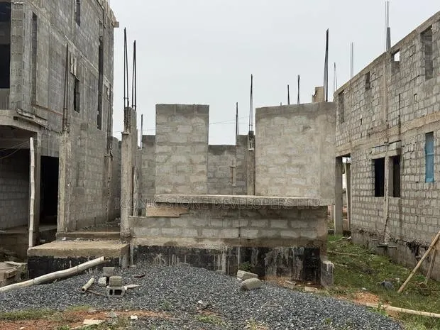 4bdrm House in Adenta, Housing Down for sale · Photo 1