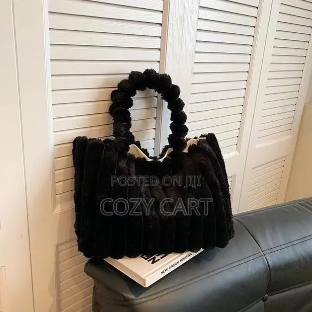 Fluffy Tote Bag · Photo 1