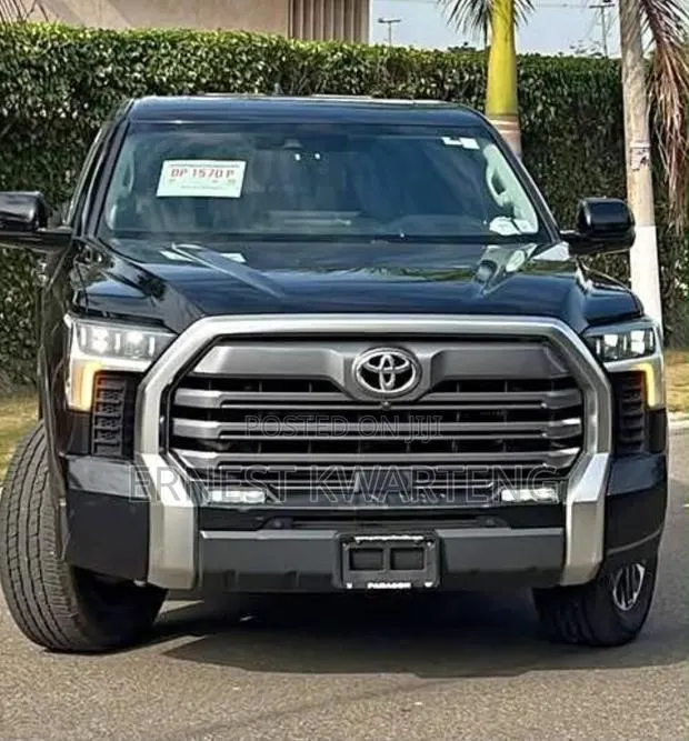 Toyota Tundra 2022 Black · Photo 1