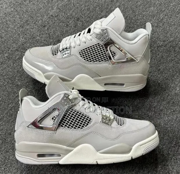 Air Jordan 4 Frozen Moment · Photo 1