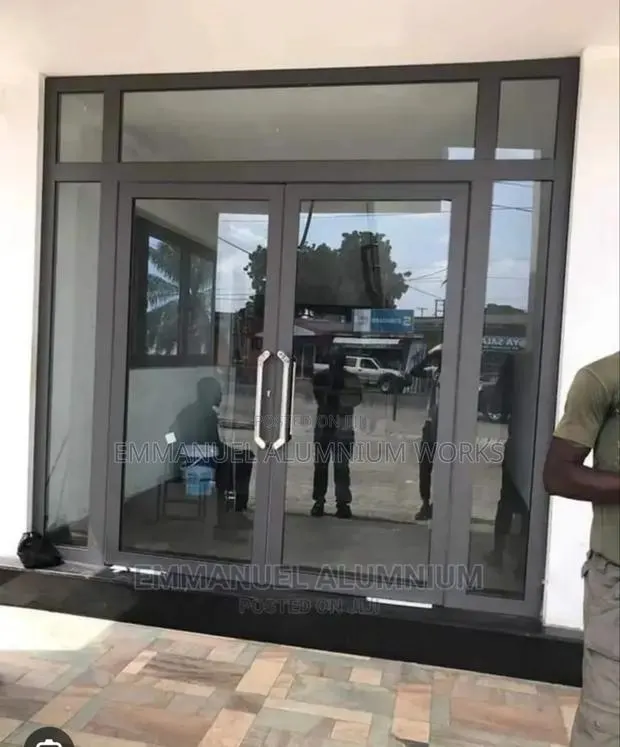 B66 Aluminium Swing Door · Photo 1