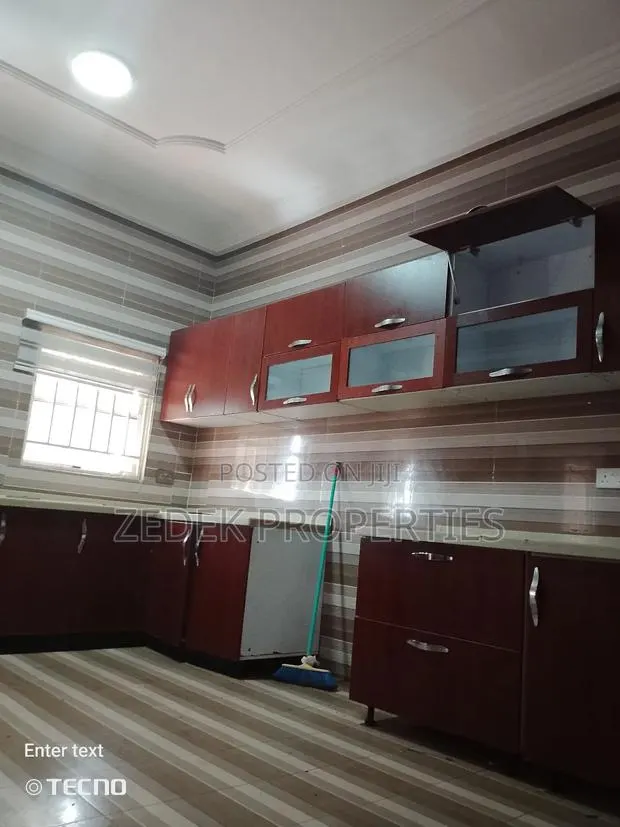 3bdrm Apartment in Zedek Properties, Ashomang Estate for rent · Photo 1