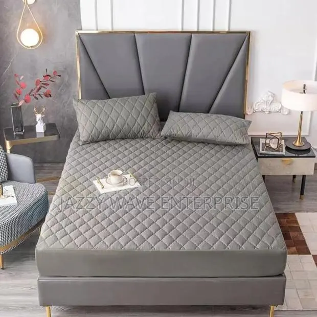 Waterproof Bedsheet / Mattress Cover · Photo 1