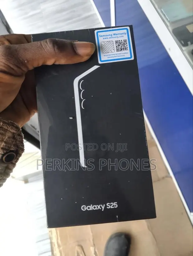 New Samsung Galaxy S25 128 GB Black · Photo 1