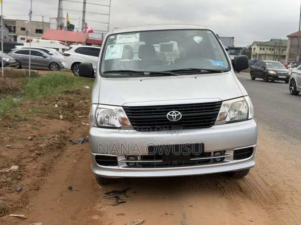 Toyota HiAce 2014 Silver · Photo 1