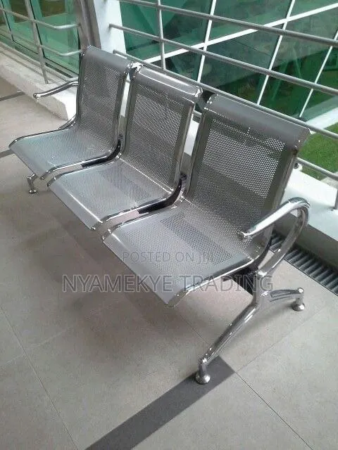 3-Seater Waiting Chair · Photo 1