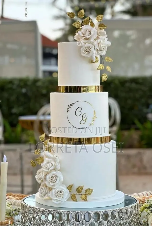 Three Tier Wedding Cake · Photo 1