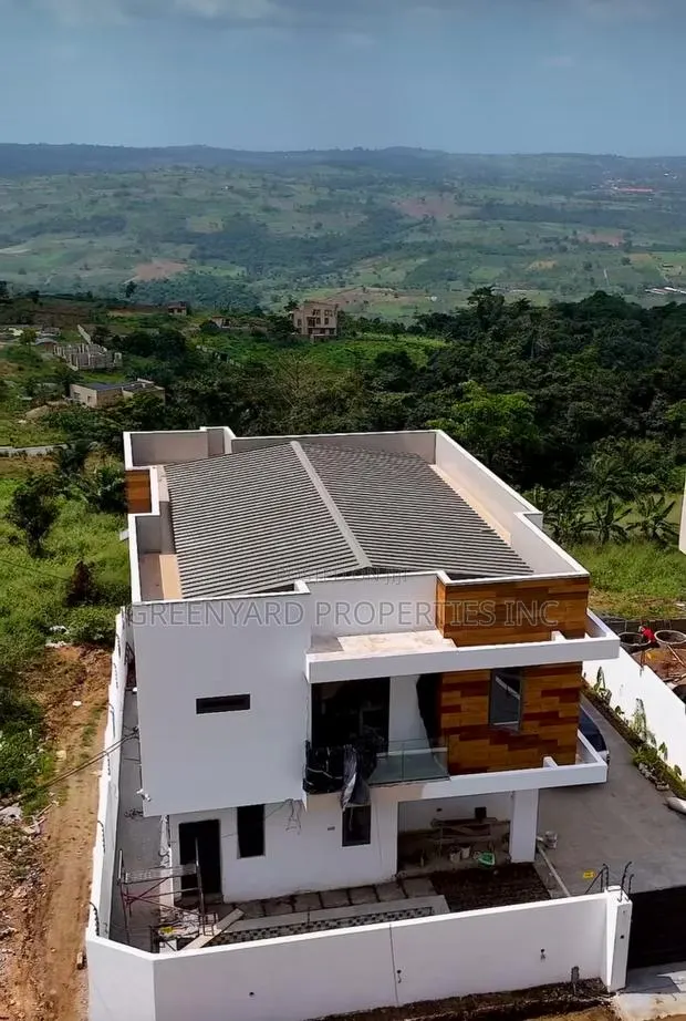 4bdrm House in Adonten, Aburi for sale · Photo 1