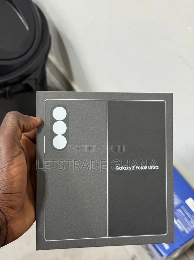 New Samsung Galaxy Z Fold8 Ultra 256 GB Black · Photo 1