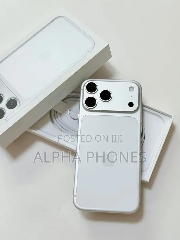 Apple iPhone 17 Pro Max 512 GB Silver · Photo 1