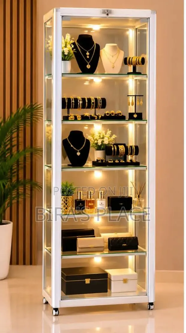Glass Showcase · Photo 1