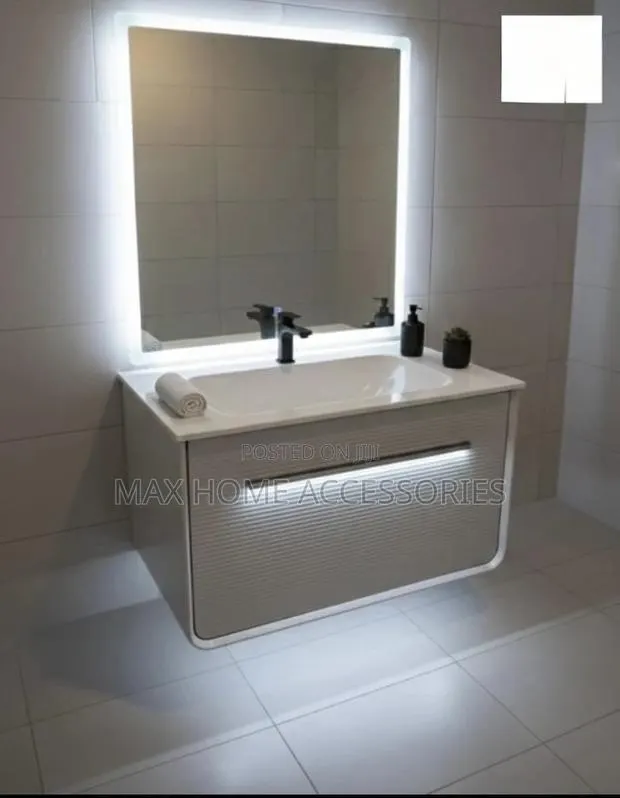 Large Vanity Basin · Photo 1