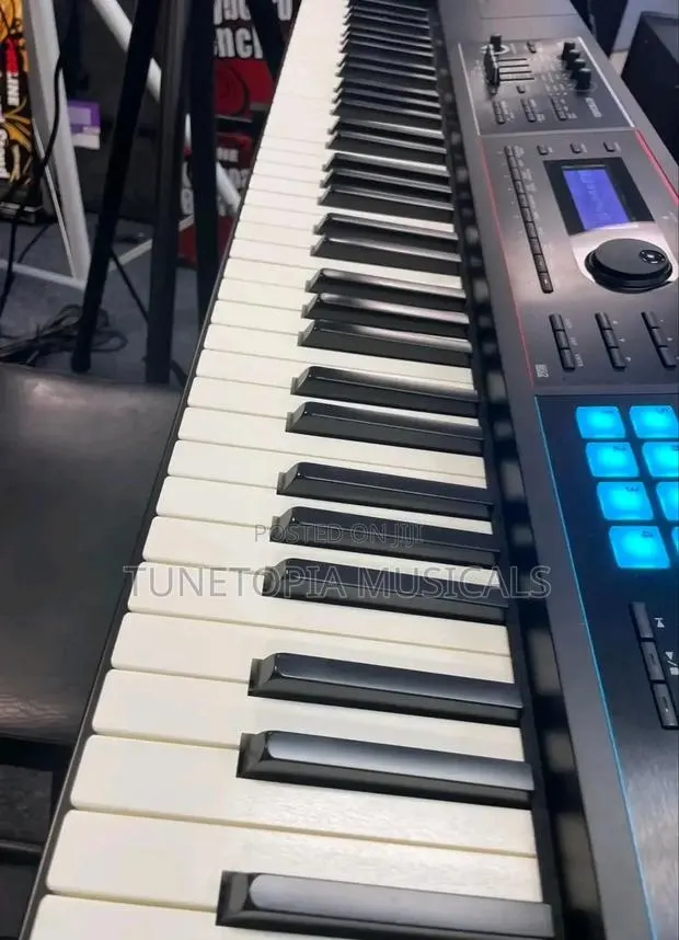Roland Juno-ds88 88key Keyboard · Photo 1