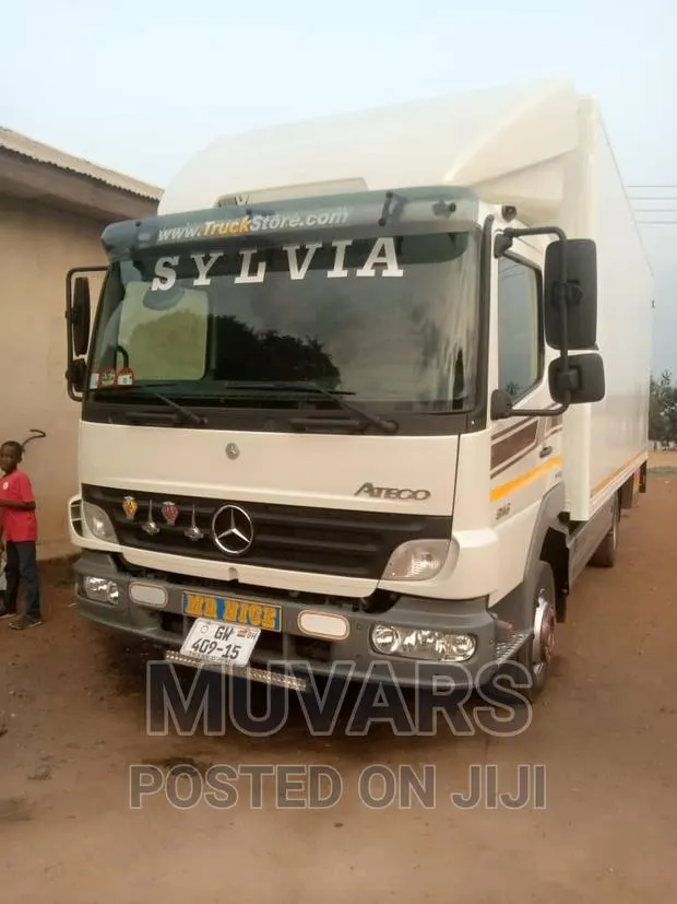 Benz Box Cargo Truck for Rent in Accra · Photo 1