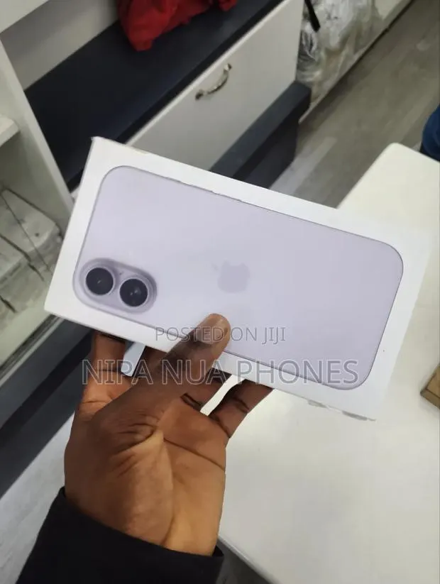New Apple iPhone 17 256 GB Purple · Photo 1