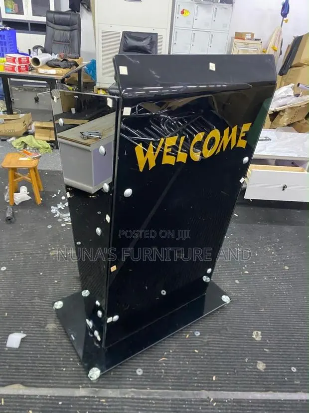 Modern Black Glass Pulpit – “WELCOME” Church Lectern · Photo 1