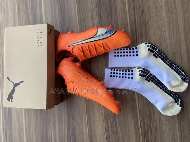 First Grade Football Boot Size 47 Available · Photo 1