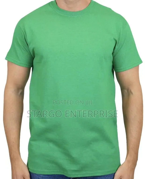 Turf Green Gildan T-Shirt · Photo 1