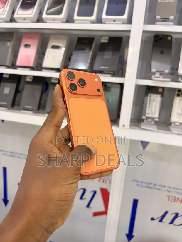 Apple iPhone 17 Pro Max 256 GB Orange · Photo 1