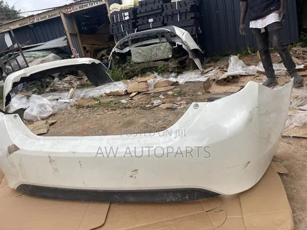 2014-2019 Toyota Corolla Rear\bumper · Photo 1