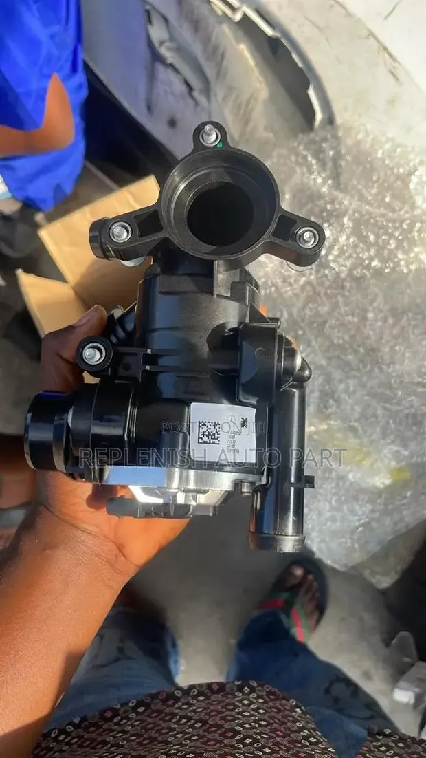 Thermostat for Mercedes C300 With OM642 Engine