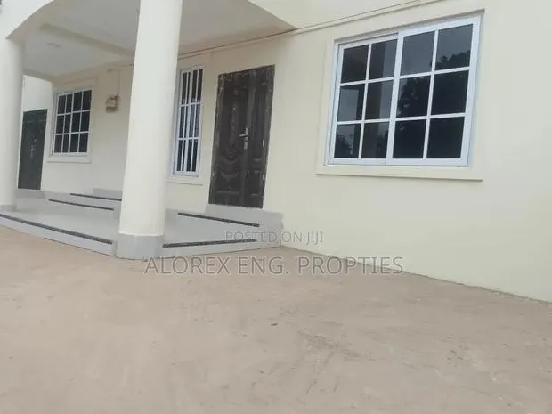 1bdrm Apartment in Adenta Rowi, Frafraha for rent · Photo 1