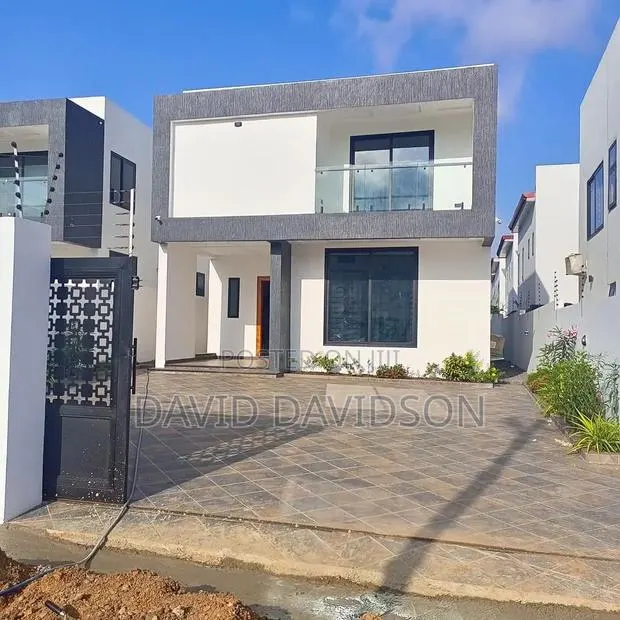 4bdrm Mansion in 4 Bedroom With, Tema Metropolitan for sale · Photo 1