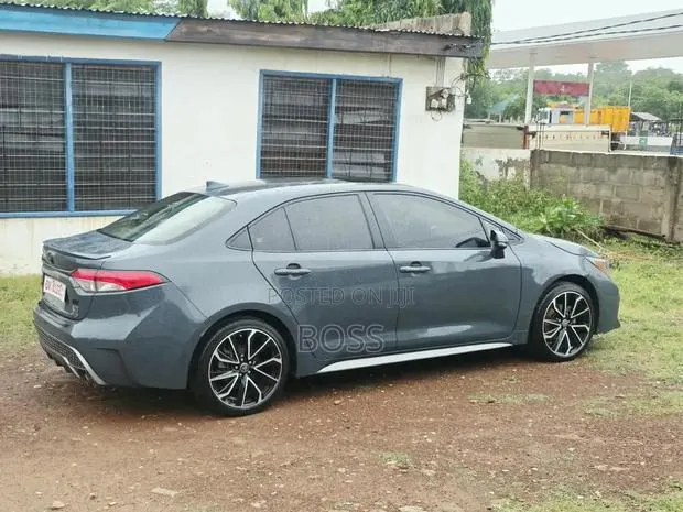 Toyota Corolla SE 2022 Gray · Photo 1