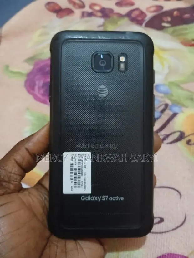 Samsung Galaxy S7 active 32 GB Black · Photo 1