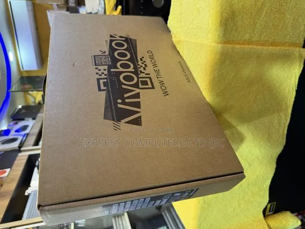 New Laptop Asus VivoBook 15 X505BA 8GB Intel Core i3 SSD 256GB · Photo 1