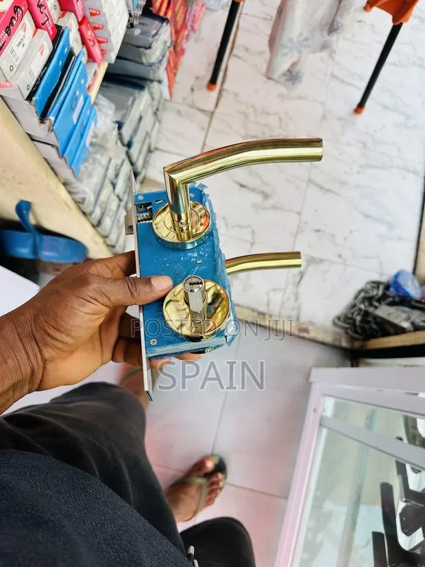Gold Separate Door Locks With Handles (Door Lock) · Photo 1