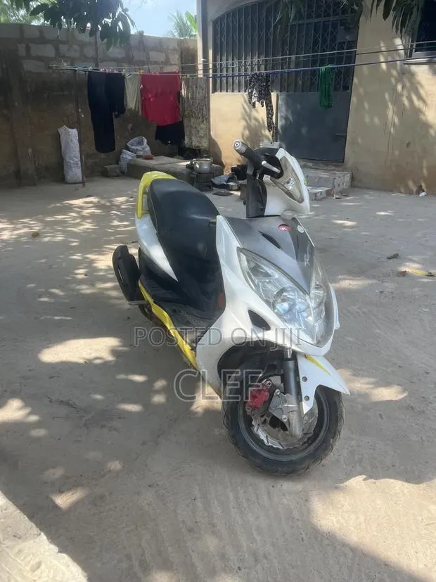 Kymco Xciting 2023 White · Photo 1