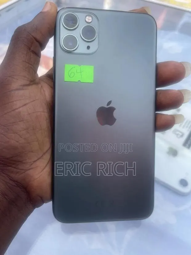 Apple iPhone 11 Pro 64 GB Black · Photo 1