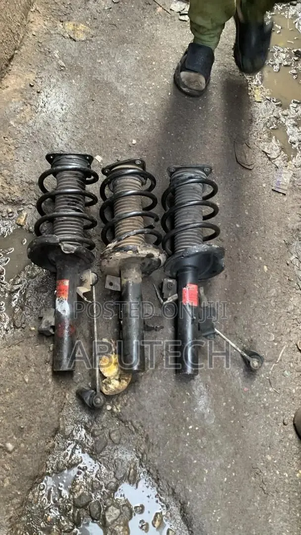 Front Shock Ford Focus 2010, 2011, 2012, 2013, 2014, 2015 · Photo 1
