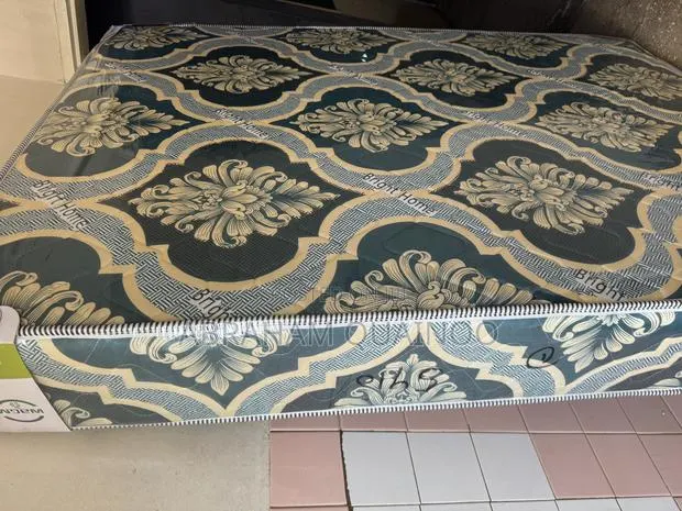 10inches Qeensize High Density Mattress for Sale · Photo 1