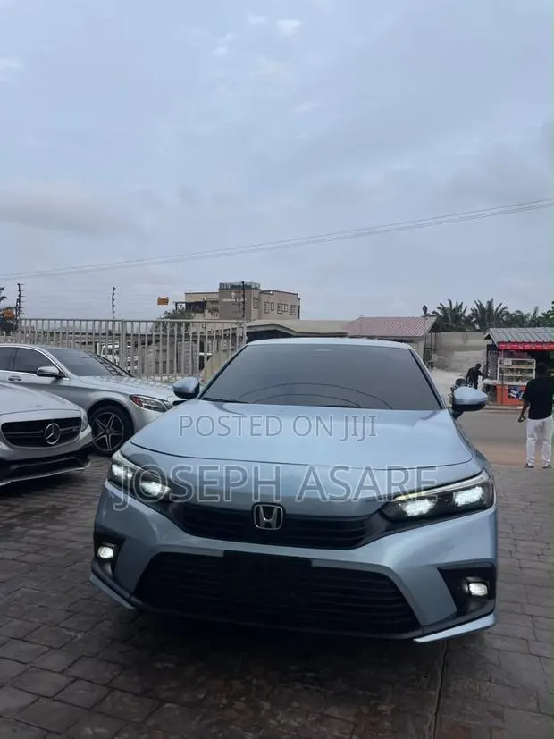 Honda Civic Touring 2022 · Photo 1